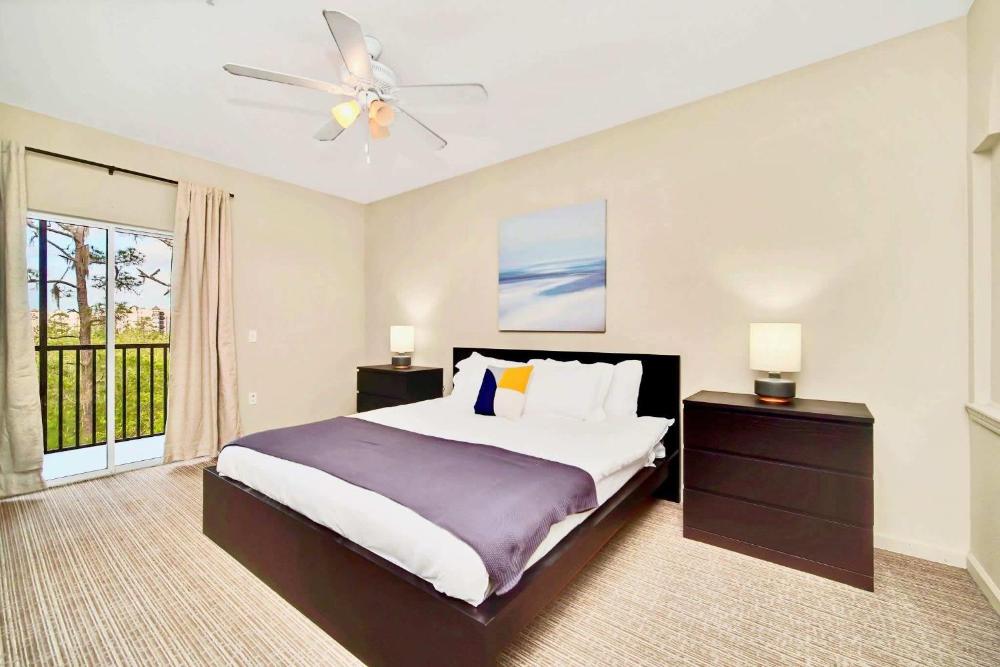 Near Disney - Spacious 3BR Condo with Pool